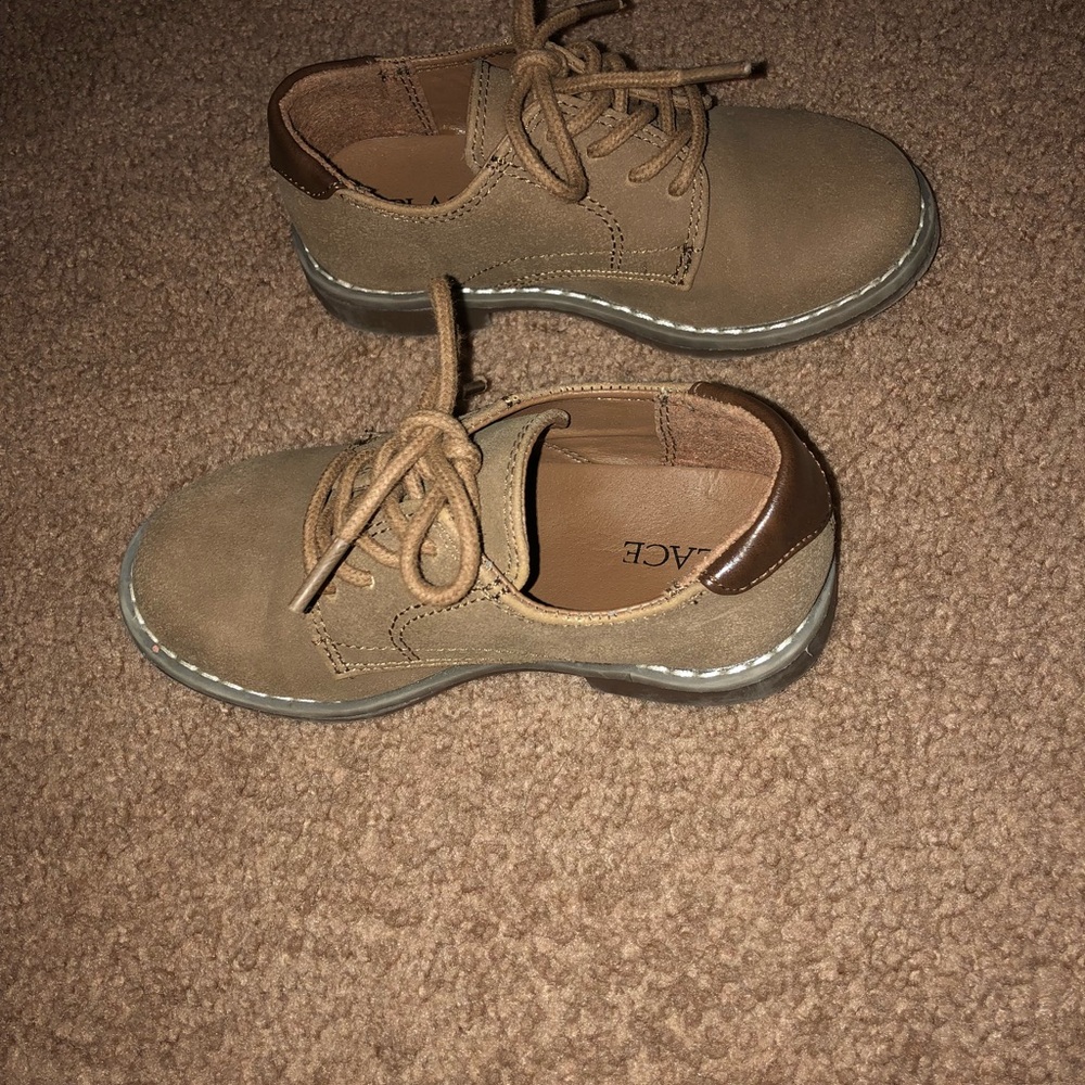 Toddler shoes size 10